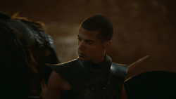 extant_GameOfThrones_3x09-TheRainsOfCastamere_2973