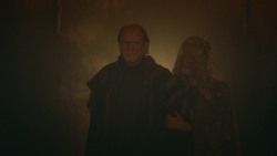 extant_GameOfThrones_3x09-TheRainsOfCastamere_3030