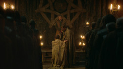 extant_GameOfThrones_3x09-TheRainsOfCastamere_3174
