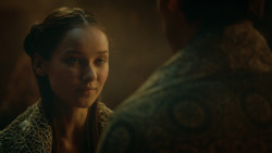 extant_GameOfThrones_3x09-TheRainsOfCastamere_3185