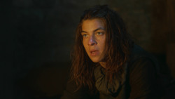 extant_GameOfThrones_3x09-TheRainsOfCastamere_3439