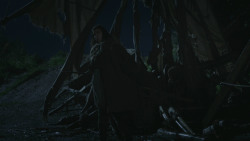 extant_GameOfThrones_3x09-TheRainsOfCastamere_3674