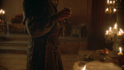 extant_GameOfThrones_3x09-TheRainsOfCastamere_3686