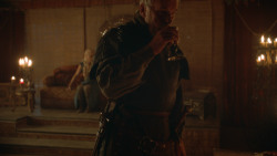 extant_GameOfThrones_3x09-TheRainsOfCastamere_3688