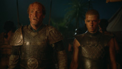 extant_GameOfThrones_3x09-TheRainsOfCastamere_3745