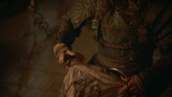 extant_GameOfThrones_3x09-TheRainsOfCastamere_3795