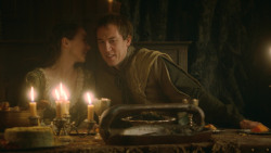 extant_GameOfThrones_3x09-TheRainsOfCastamere_3895