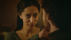 extant_GameOfThrones_3x09-TheRainsOfCastamere_4037