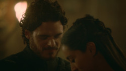 extant_GameOfThrones_3x09-TheRainsOfCastamere_4326