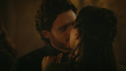 extant_GameOfThrones_3x09-TheRainsOfCastamere_4391