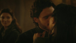 extant_GameOfThrones_3x09-TheRainsOfCastamere_4392