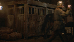 extant_GameOfThrones_3x09-TheRainsOfCastamere_4470