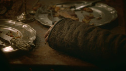 extant_GameOfThrones_3x09-TheRainsOfCastamere_4629