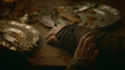 extant_GameOfThrones_3x09-TheRainsOfCastamere_4637