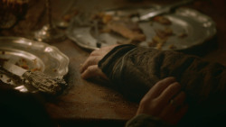 extant_GameOfThrones_3x09-TheRainsOfCastamere_4638