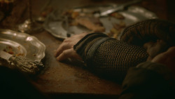 extant_GameOfThrones_3x09-TheRainsOfCastamere_4640