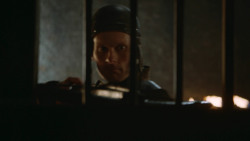 extant_GameOfThrones_3x09-TheRainsOfCastamere_4823