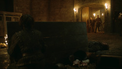 extant_GameOfThrones_3x09-TheRainsOfCastamere_4864
