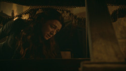 extant_GameOfThrones_3x09-TheRainsOfCastamere_4910