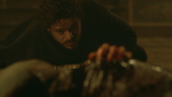 extant_GameOfThrones_3x09-TheRainsOfCastamere_4929