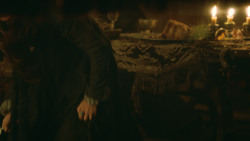 extant_GameOfThrones_3x09-TheRainsOfCastamere_4994