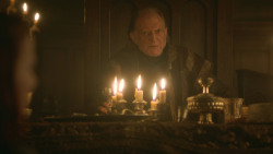 extant_GameOfThrones_3x09-TheRainsOfCastamere_5045