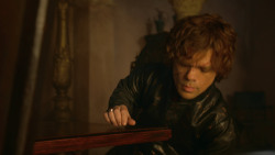 extant_GameOfThrones_3x10-Mhysa_0412