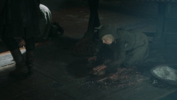 extant_GameOfThrones_3x10-Mhysa_1462