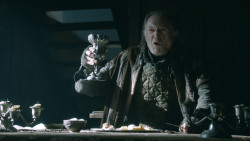 extant_GameOfThrones_3x10-Mhysa_1563