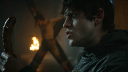 extant_GameOfThrones_3x10-Mhysa_1794