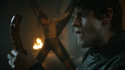 extant_GameOfThrones_3x10-Mhysa_1799