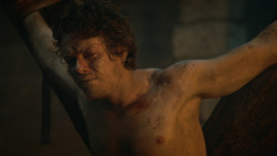 extant_GameOfThrones_3x10-Mhysa_1817