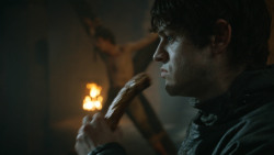 extant_GameOfThrones_3x10-Mhysa_1825