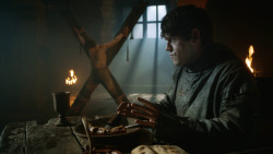 extant_GameOfThrones_3x10-Mhysa_1841
