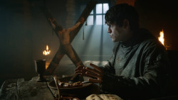 extant_GameOfThrones_3x10-Mhysa_1842