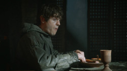 extant_GameOfThrones_3x10-Mhysa_1862