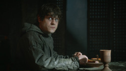 extant_GameOfThrones_3x10-Mhysa_1864