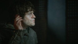 extant_GameOfThrones_3x10-Mhysa_1873