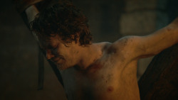 extant_GameOfThrones_3x10-Mhysa_1877
