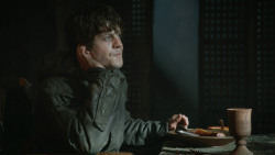 extant_GameOfThrones_3x10-Mhysa_1882