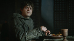 extant_GameOfThrones_3x10-Mhysa_1885