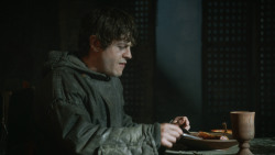 extant_GameOfThrones_3x10-Mhysa_1889