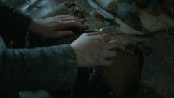 extant_GameOfThrones_3x10-Mhysa_2484