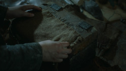 extant_GameOfThrones_3x10-Mhysa_2501