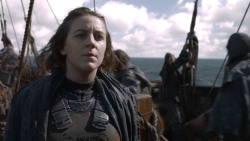 extant_GameOfThrones_3x10-Mhysa_2770
