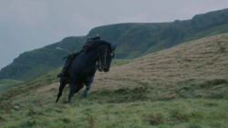extant_GameOfThrones_3x10-Mhysa_4468