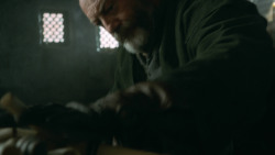 extant_GameOfThrones_3x10-Mhysa_4807