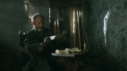 extant_GameOfThrones_3x10-Mhysa_4831
