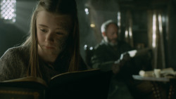 extant_GameOfThrones_3x10-Mhysa_4841
