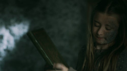 extant_GameOfThrones_3x10-Mhysa_4863